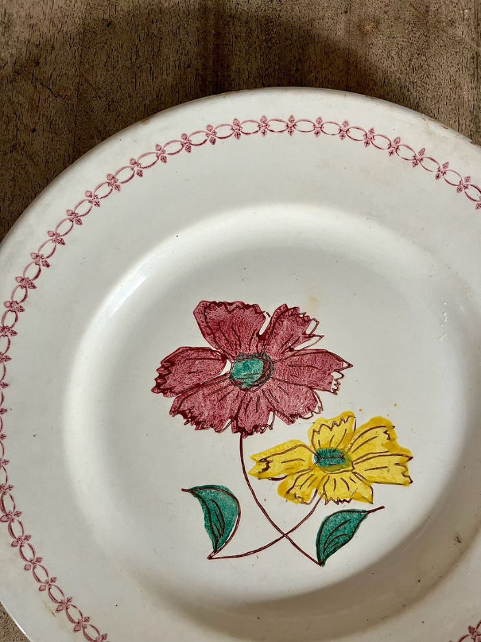 Assiette plate fleurie