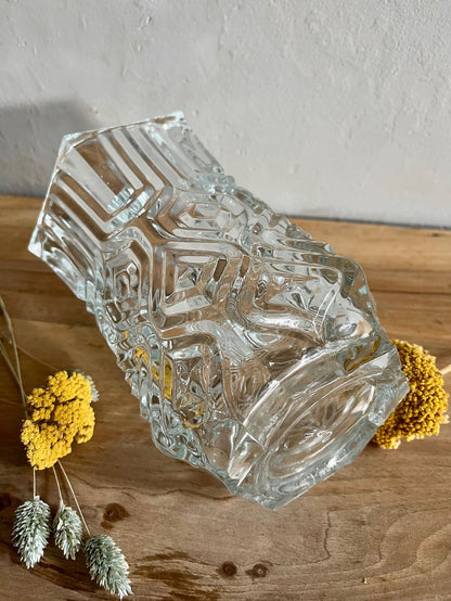 Vase en verre ciselé 2