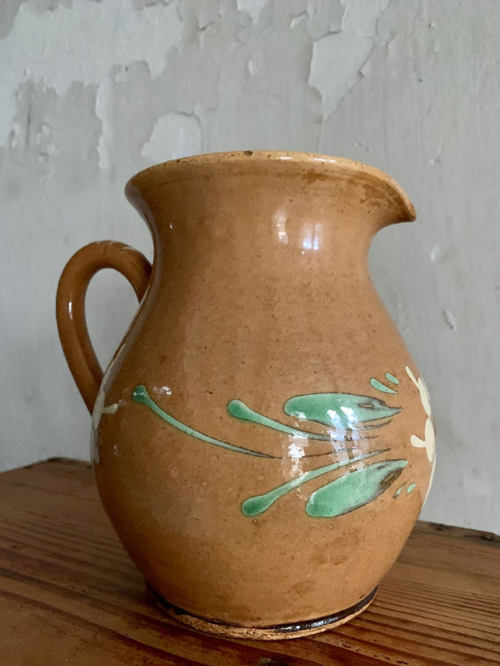 Pichet en terre cuite