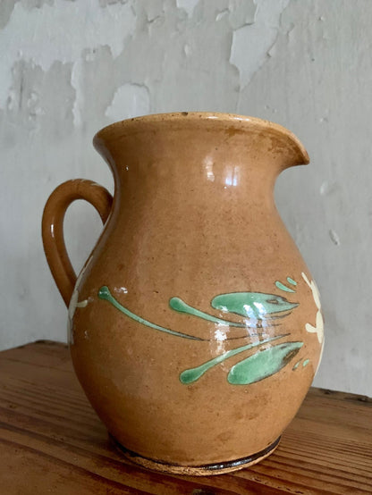 Pichet en terre cuite