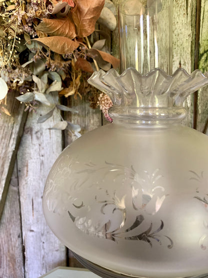 Lampe en verre et étain