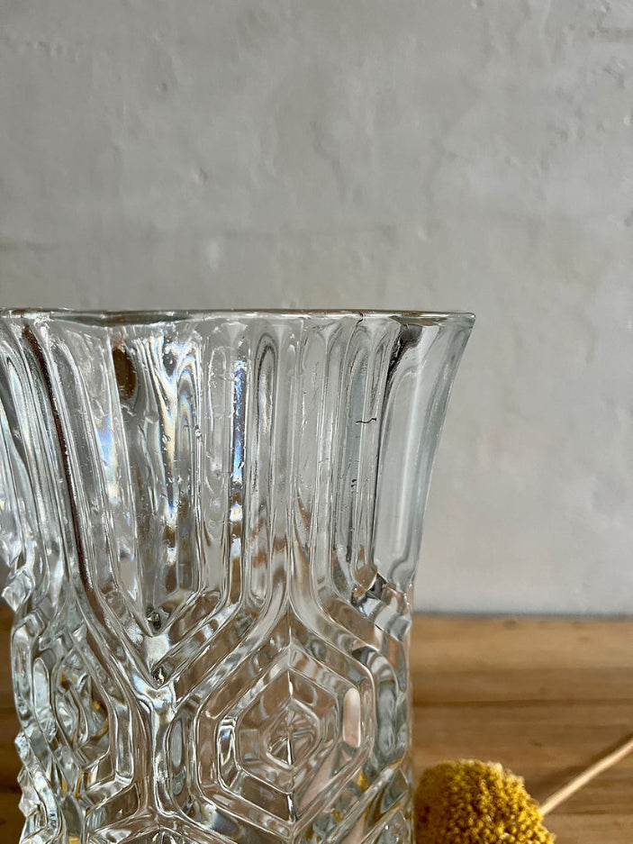 Vase en verre ciselé 2