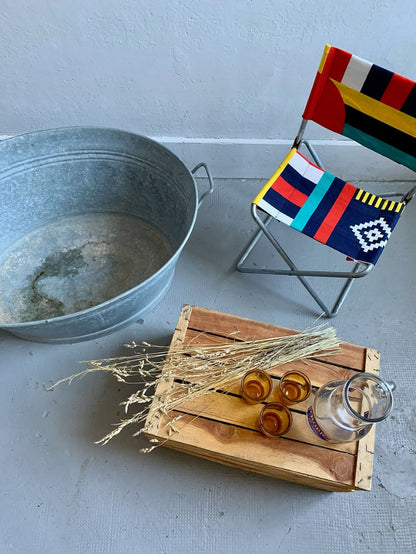 Petite chaise pliable vintage – tissu coloré