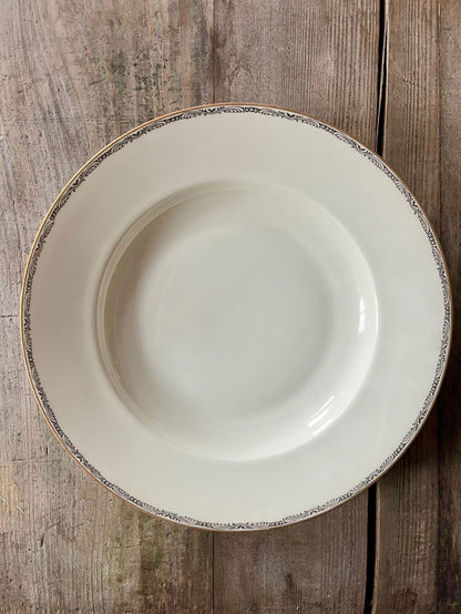 8 assiettes creuses en porcelaine