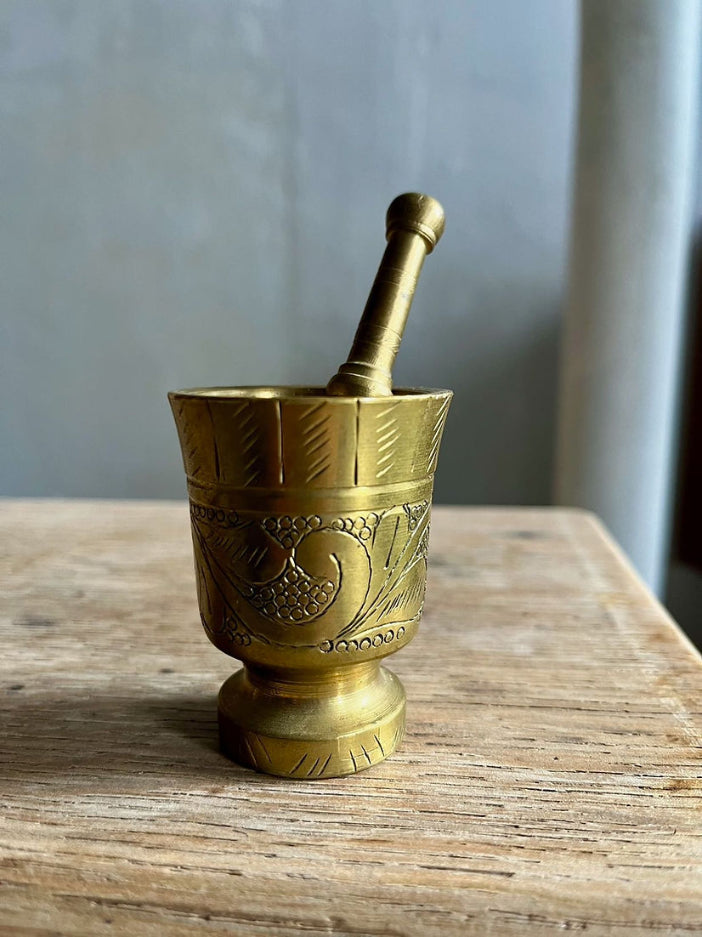 Mortier et pilon d’apothicaire en bronze