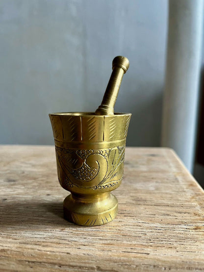 Mortier et pilon d’apothicaire en bronze