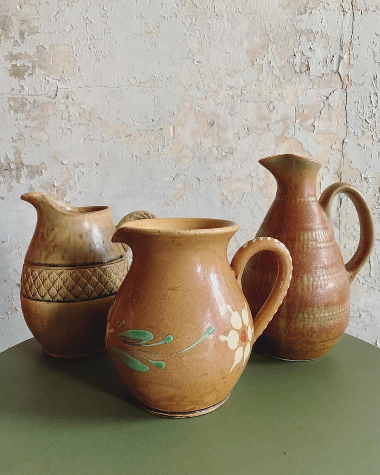 Pichet en terre cuite