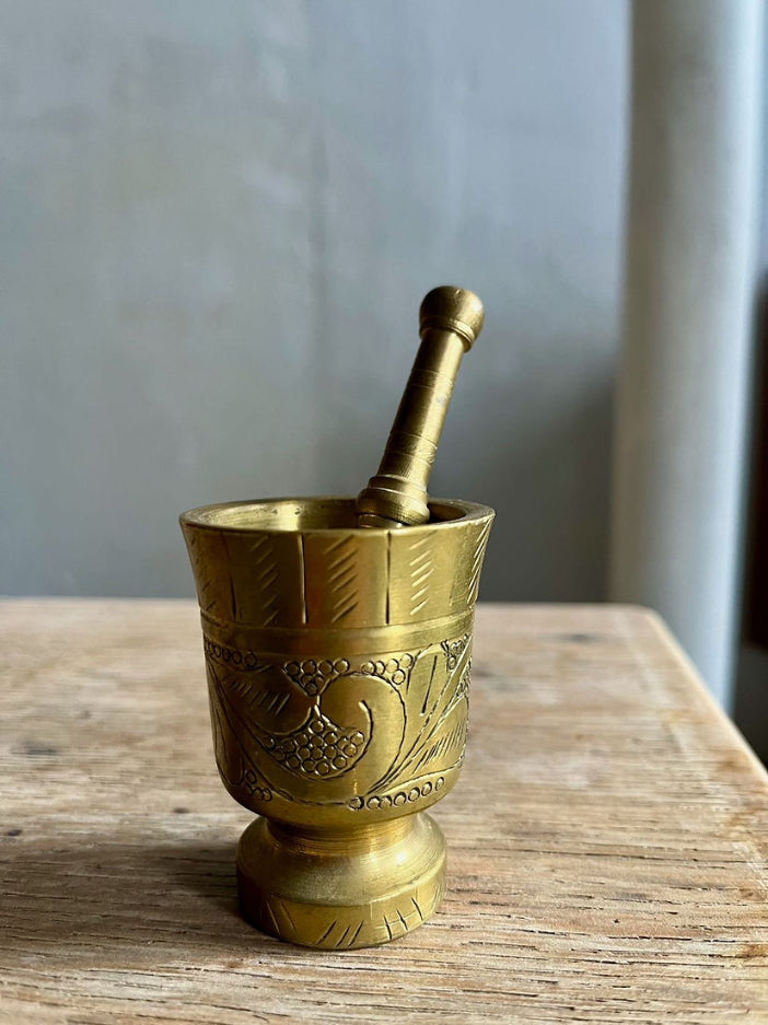 Mortier et pilon d’apothicaire en bronze