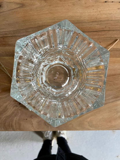 Vase en verre ciselé 2