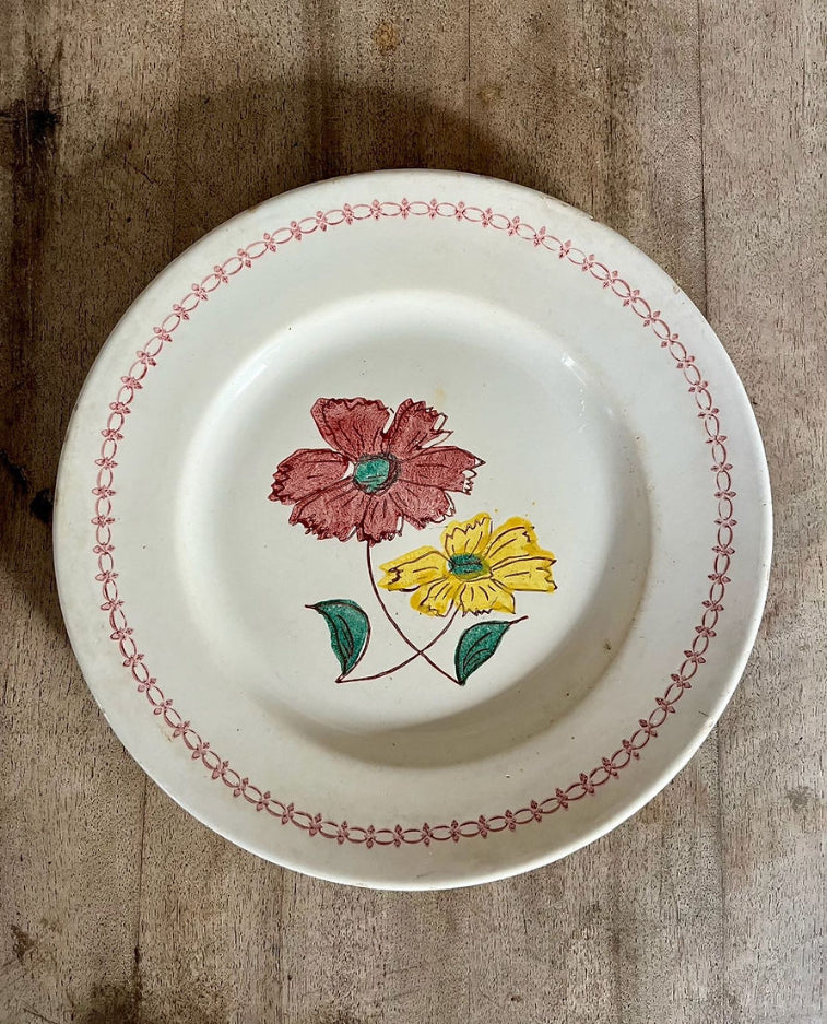Assiette plate fleurie