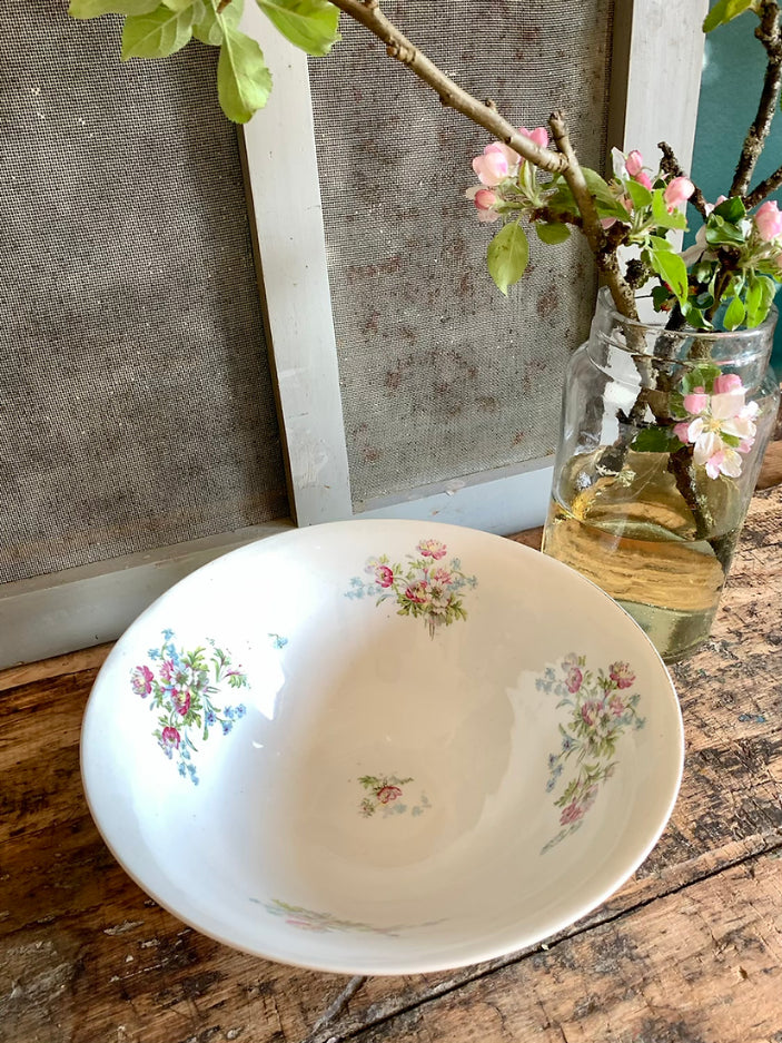 Saladier en porcelaine motifs fleuris