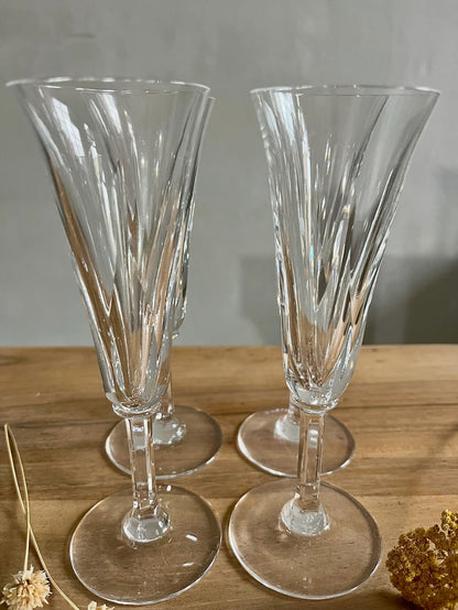 4 coupes à champagne en cristal