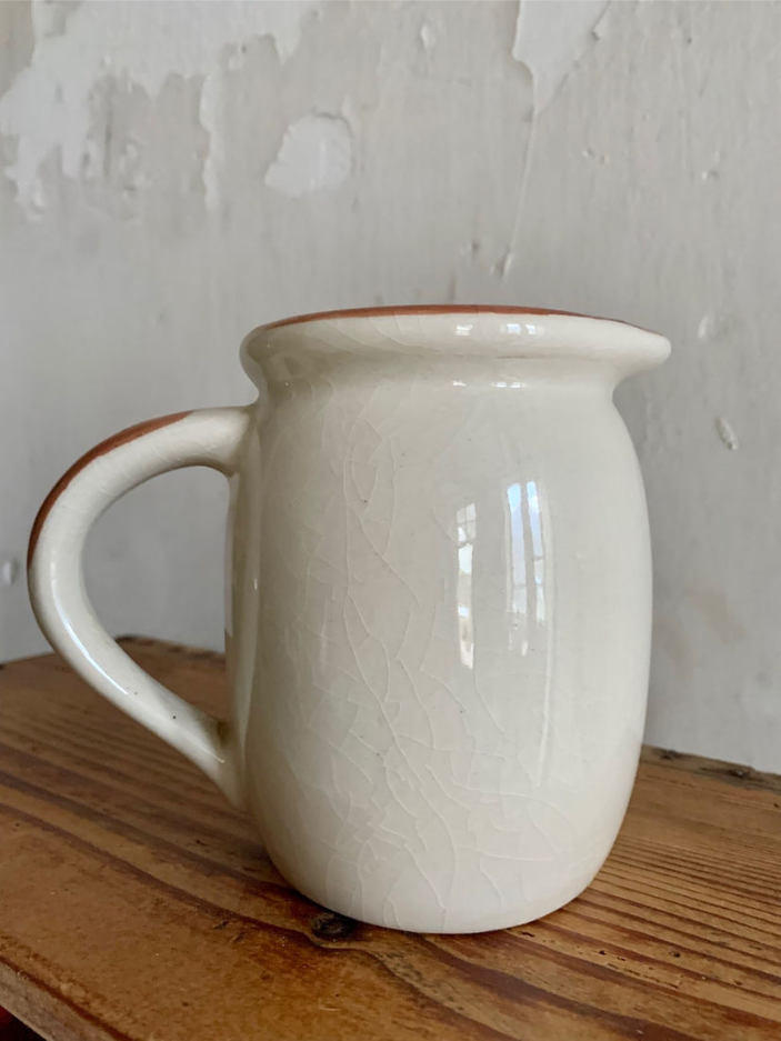 Pichet motifs fleuris