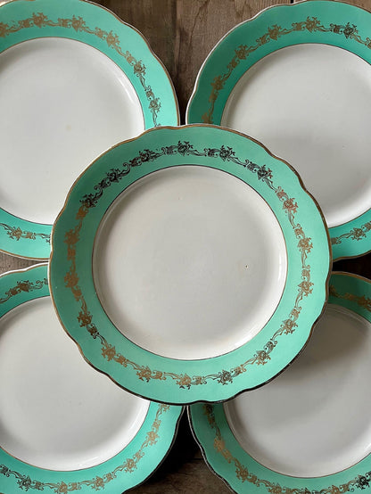 11 assiettes plates