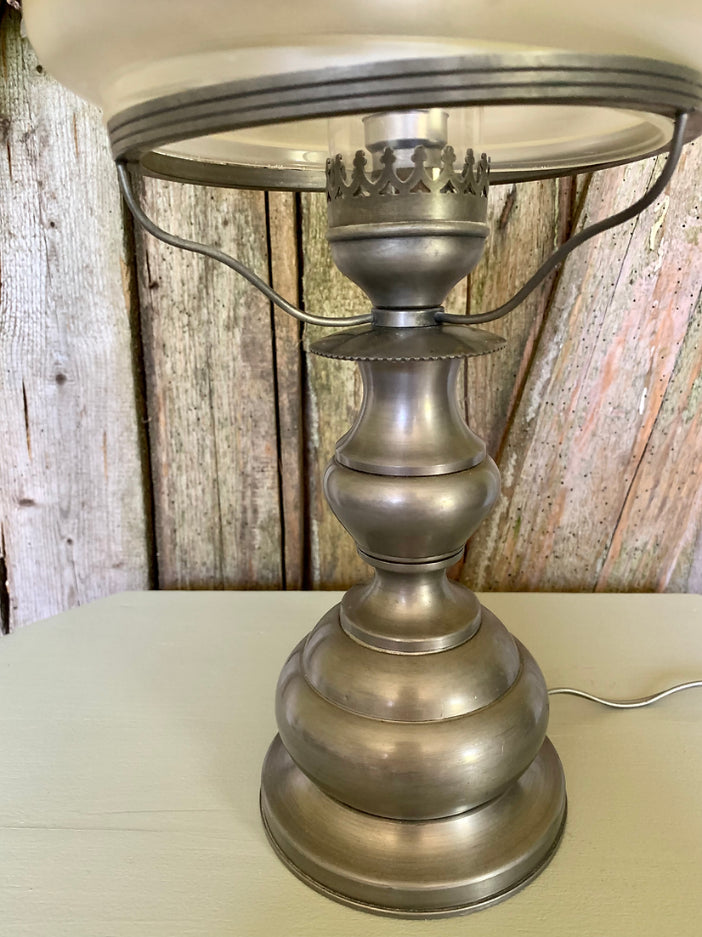 Lampe en verre et étain