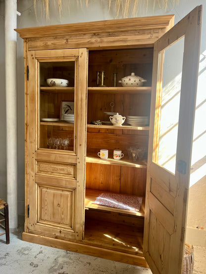 Armoire vaisselier ancien en pin massif portes vitrées