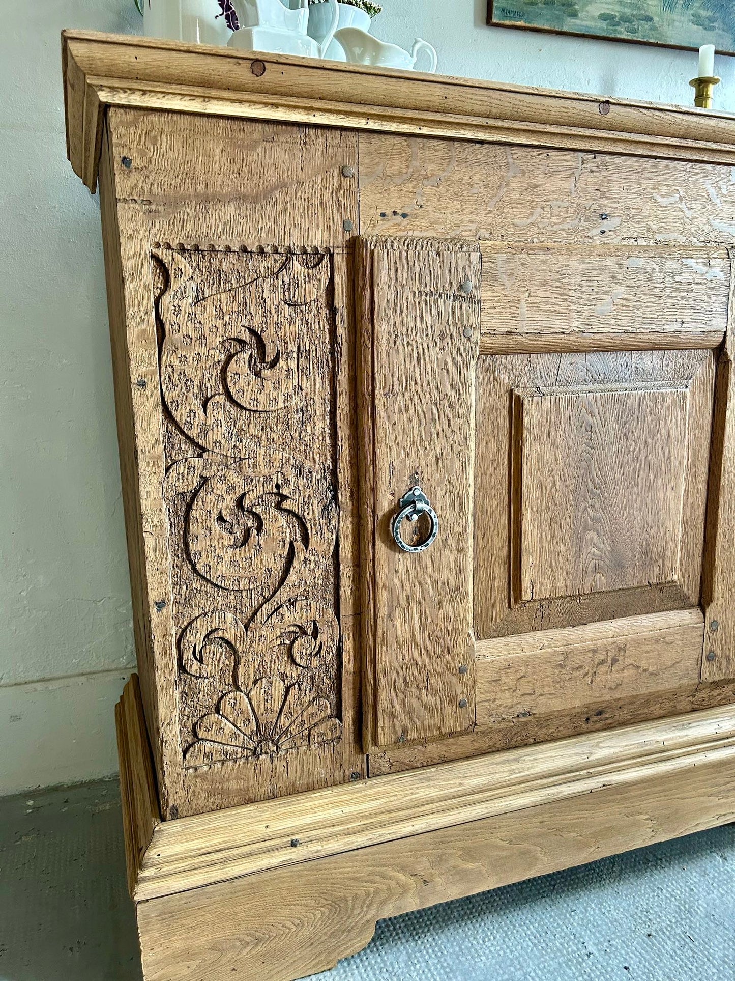 Buffet ancien en chêne sculpté   Patine