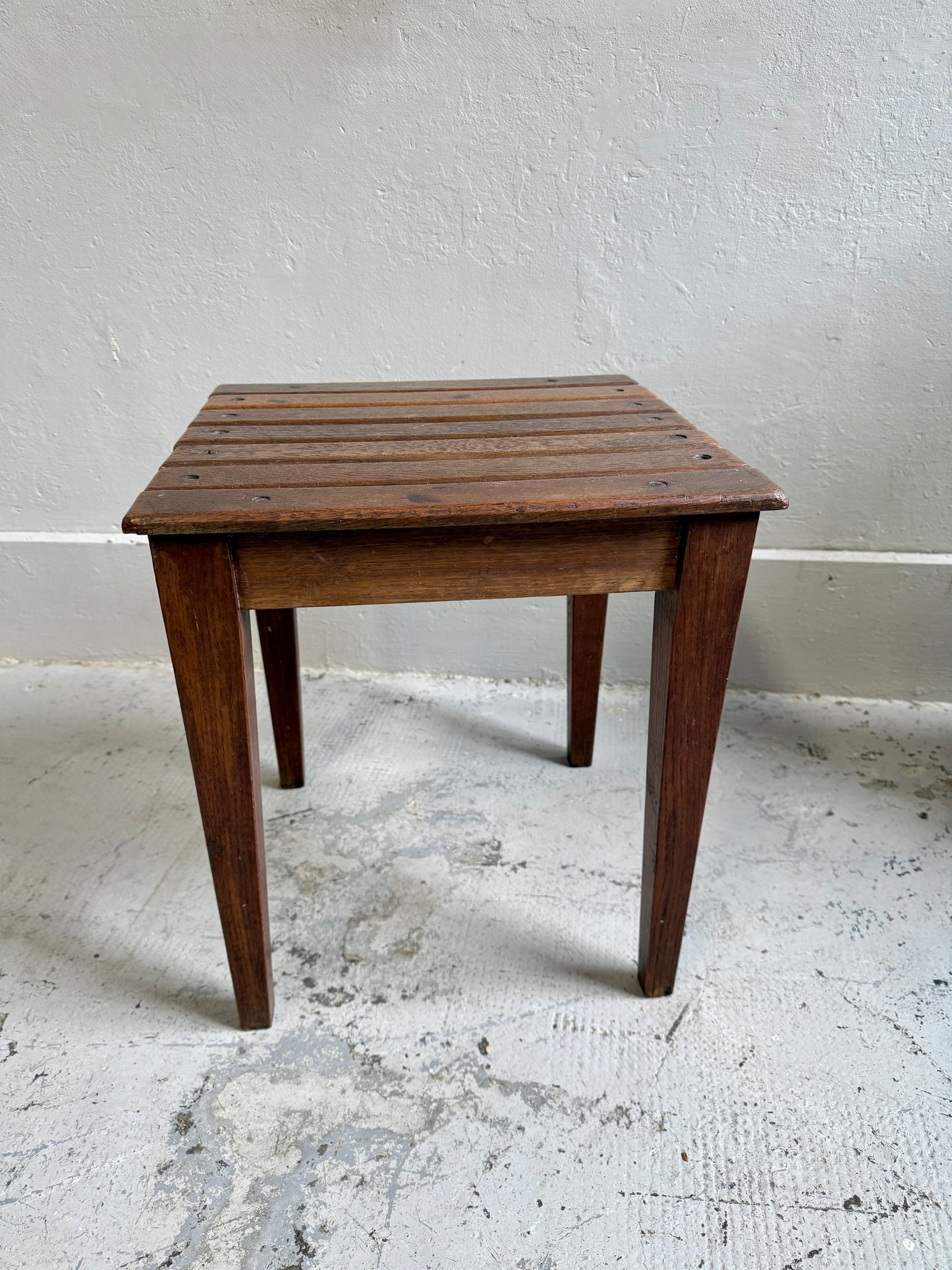 Tabouret en bois ancien