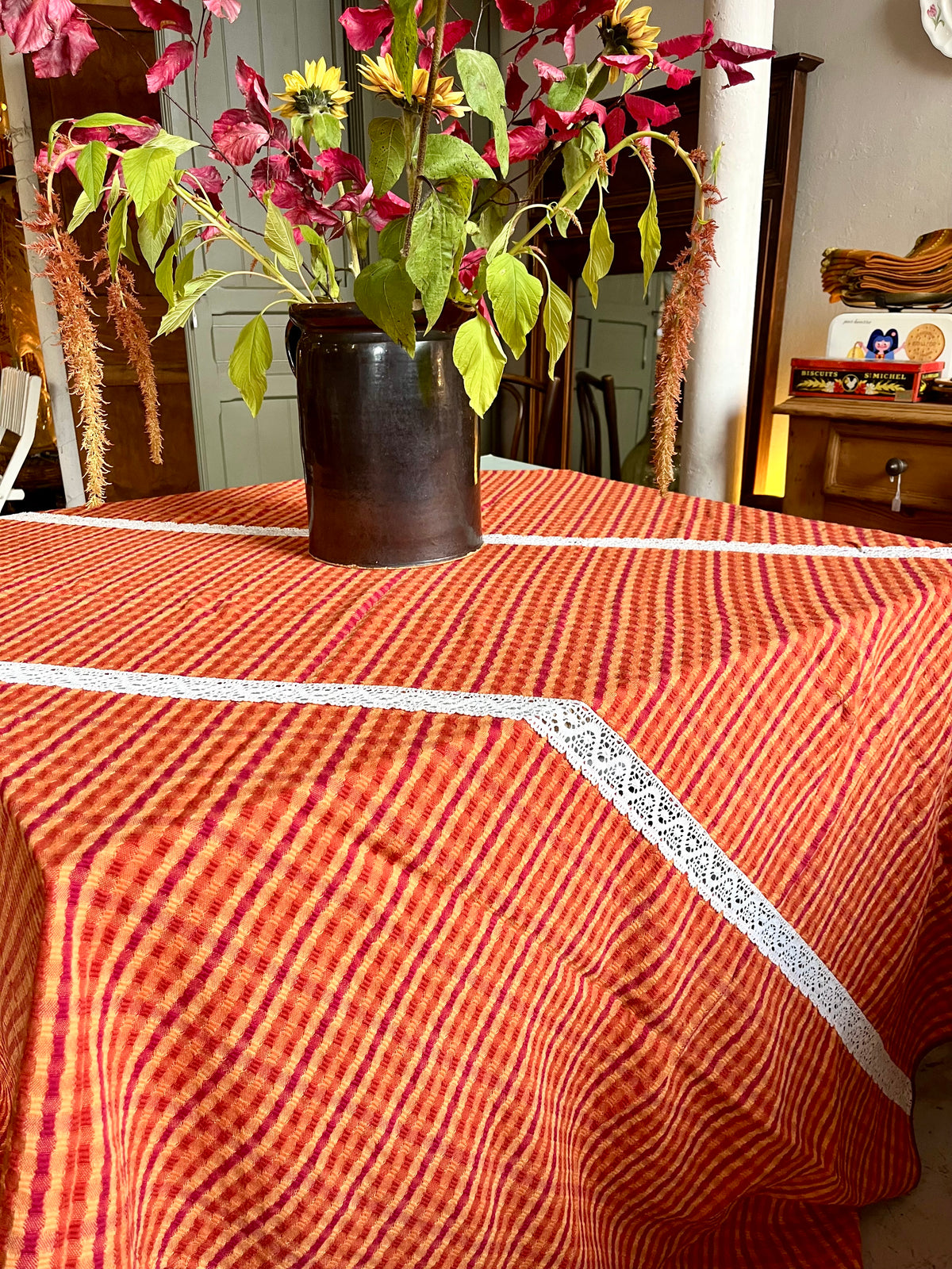 Nappe vintage orange et rouge  Décoration Patine
