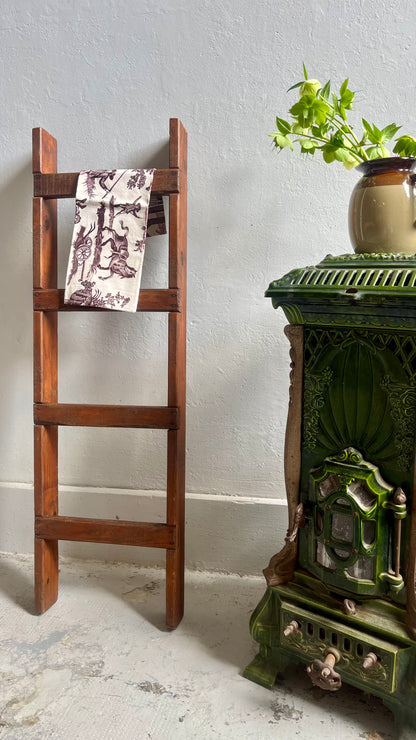 Petite échelle en bois
