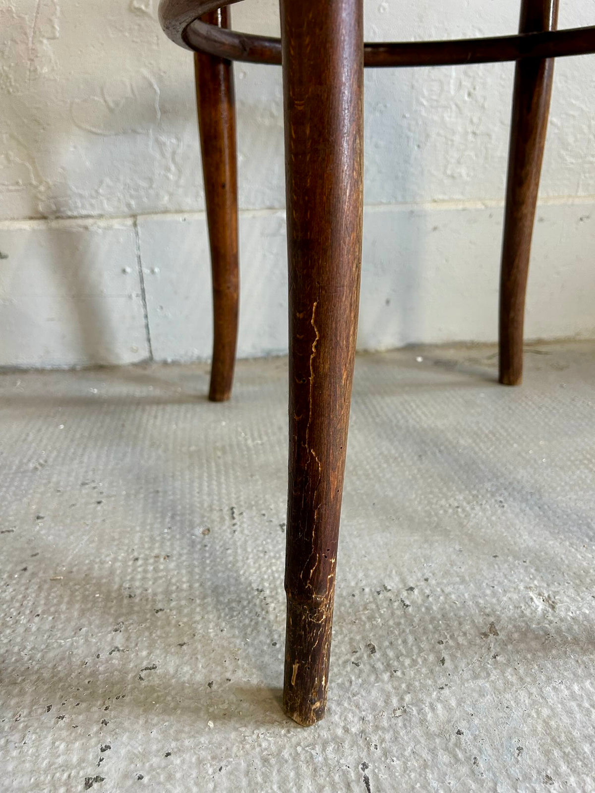 Chaise bistrot assise cannage - type  18 Thonet   Patine