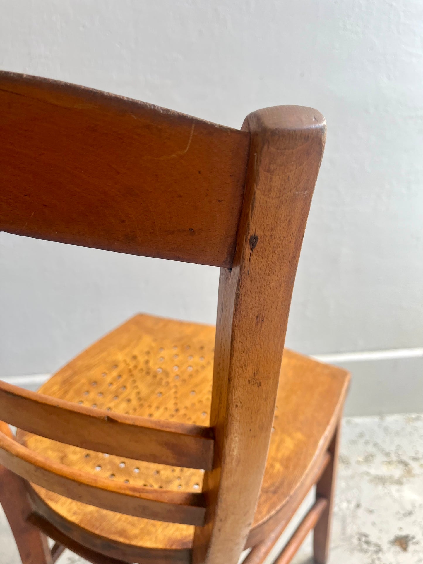 Chaise bistrot ancienne assise étoile