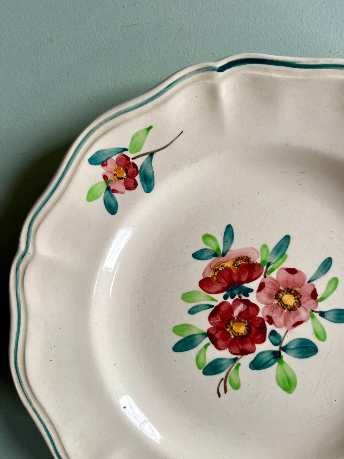 Assiettes anciennes Sarreguemines modèle Amazones – Lot de 2  Vaisselle Patine