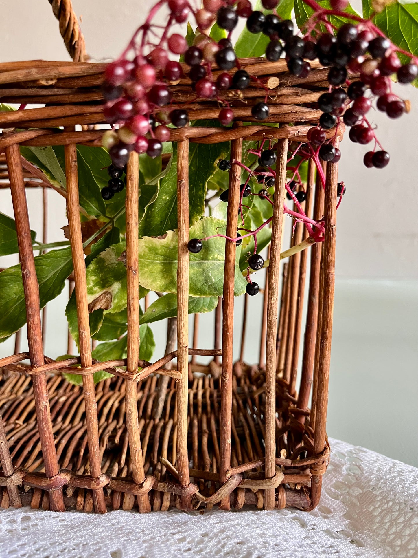 Panier rectangulaire ancien avec anse  Décoration Patine