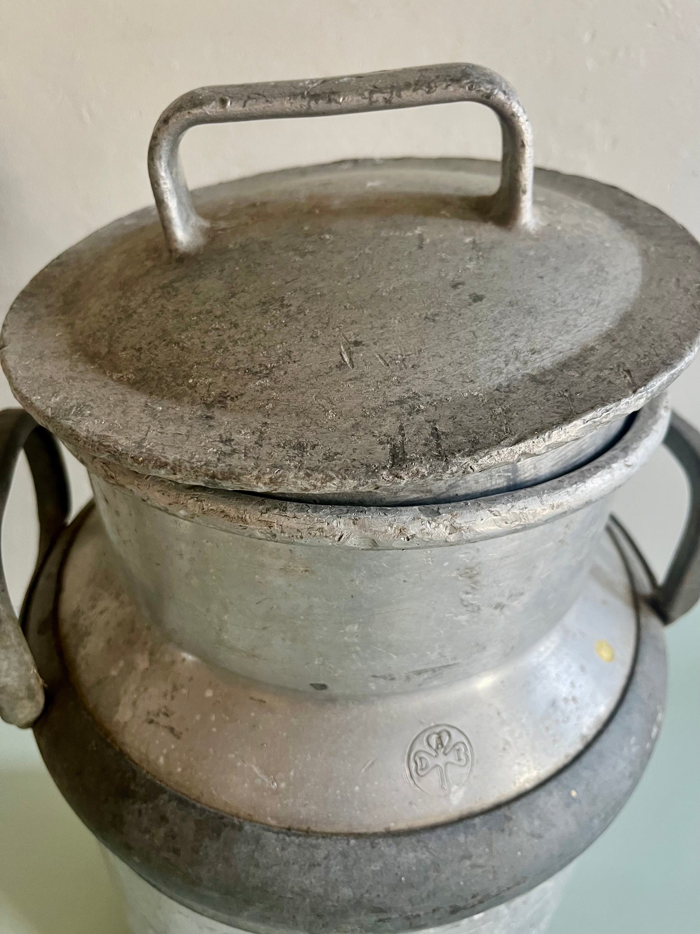 Pot à lait ancien  Décoration Patine