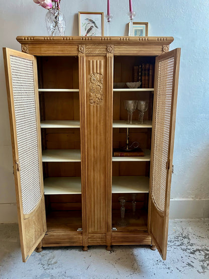 Armoire ancienne art déco portes en cannage