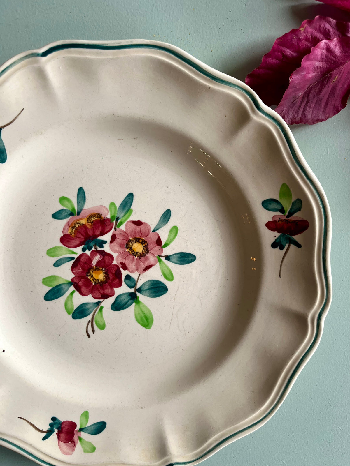 Assiettes anciennes Sarreguemines modèle Amazones – Lot de 2  Vaisselle Patine