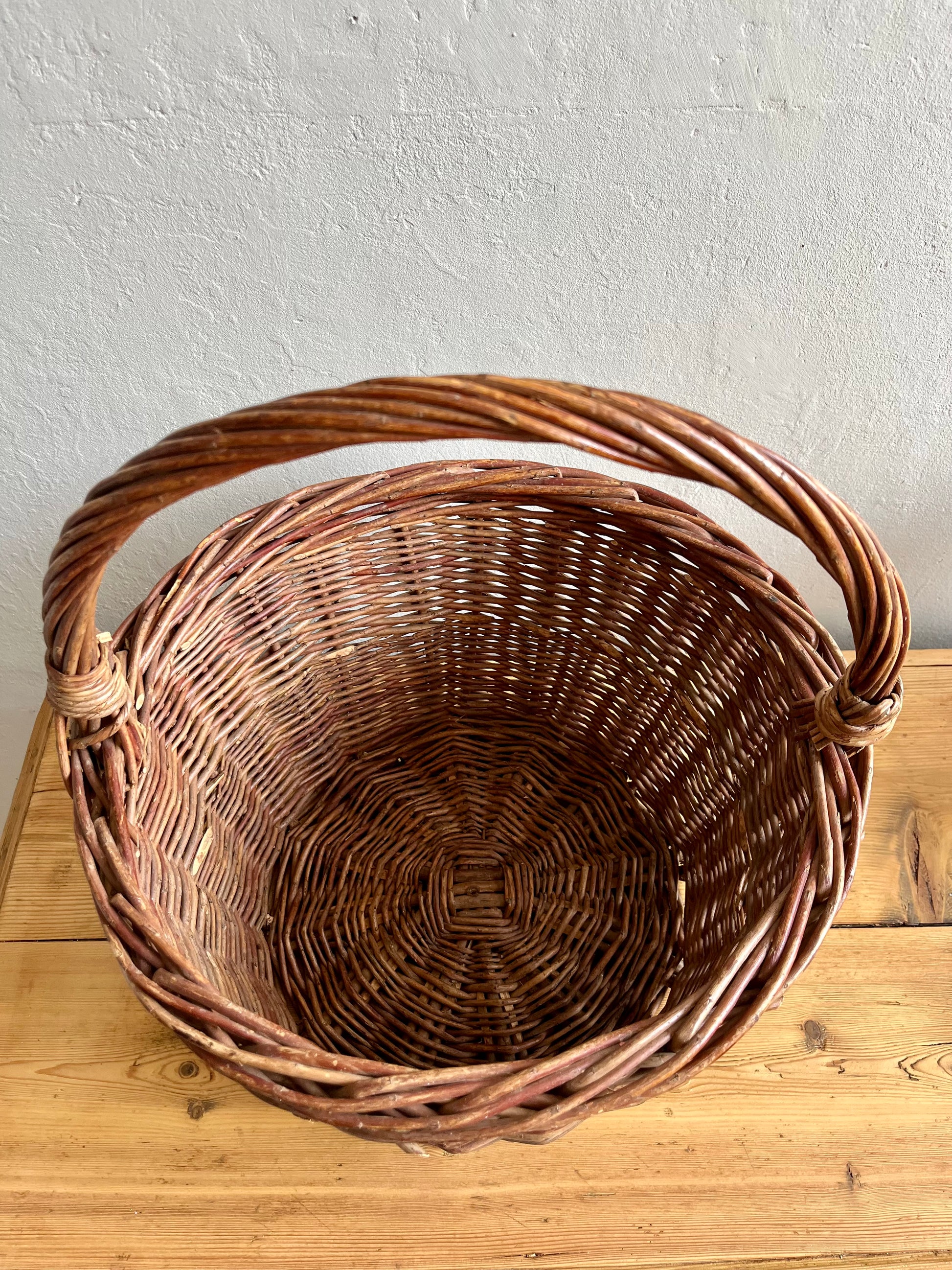 Panier en osier ancien   Patine