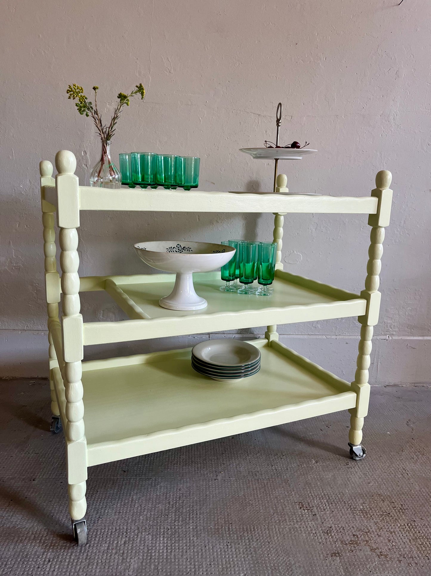 Desserte de service jaune pâle  Meubles Patine