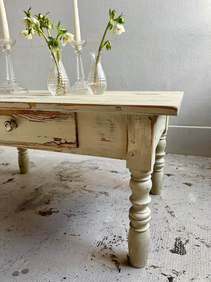 Table basse patinée ancienne