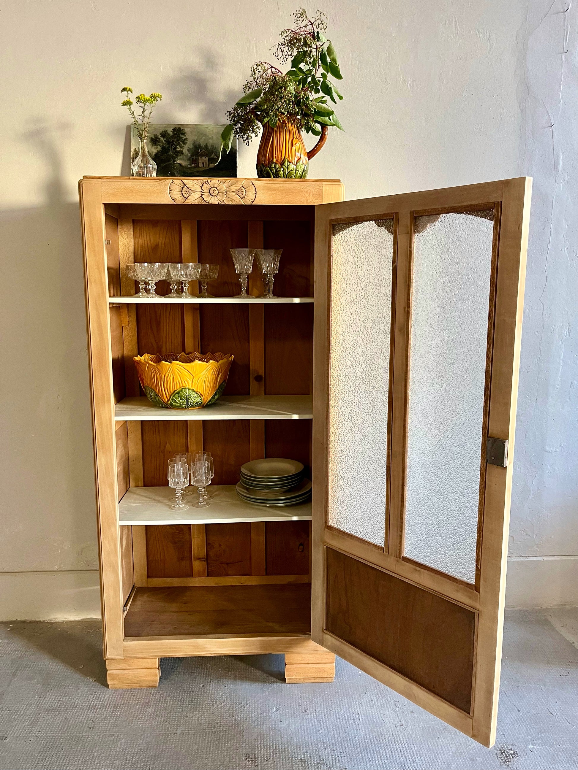 Bonnetière art déco vitrée  Meubles Patine
