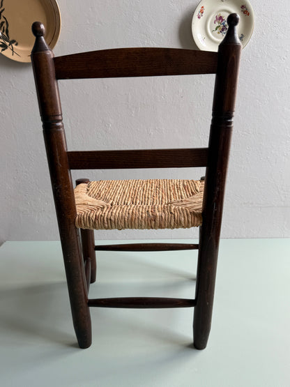 Chaise enfant en bois et paille vintage