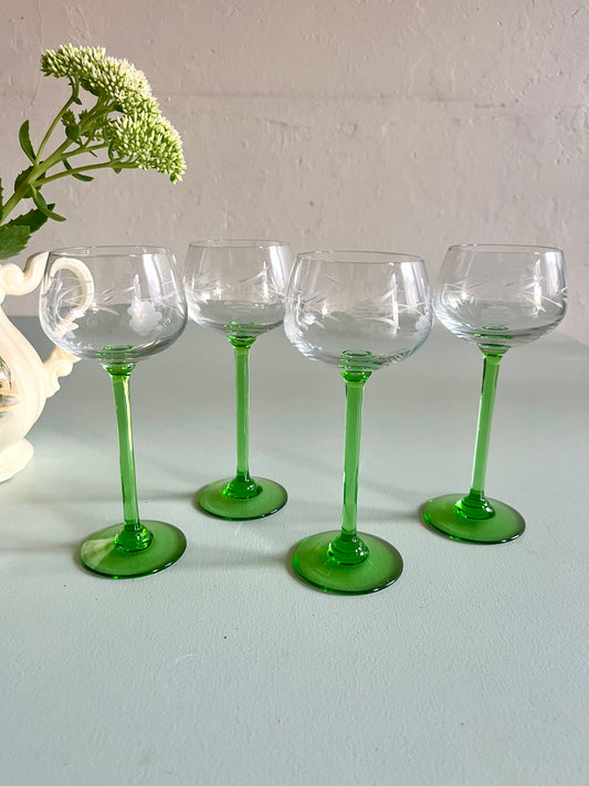 Verres à vin blanc alsaciens-lot de  4   Patine