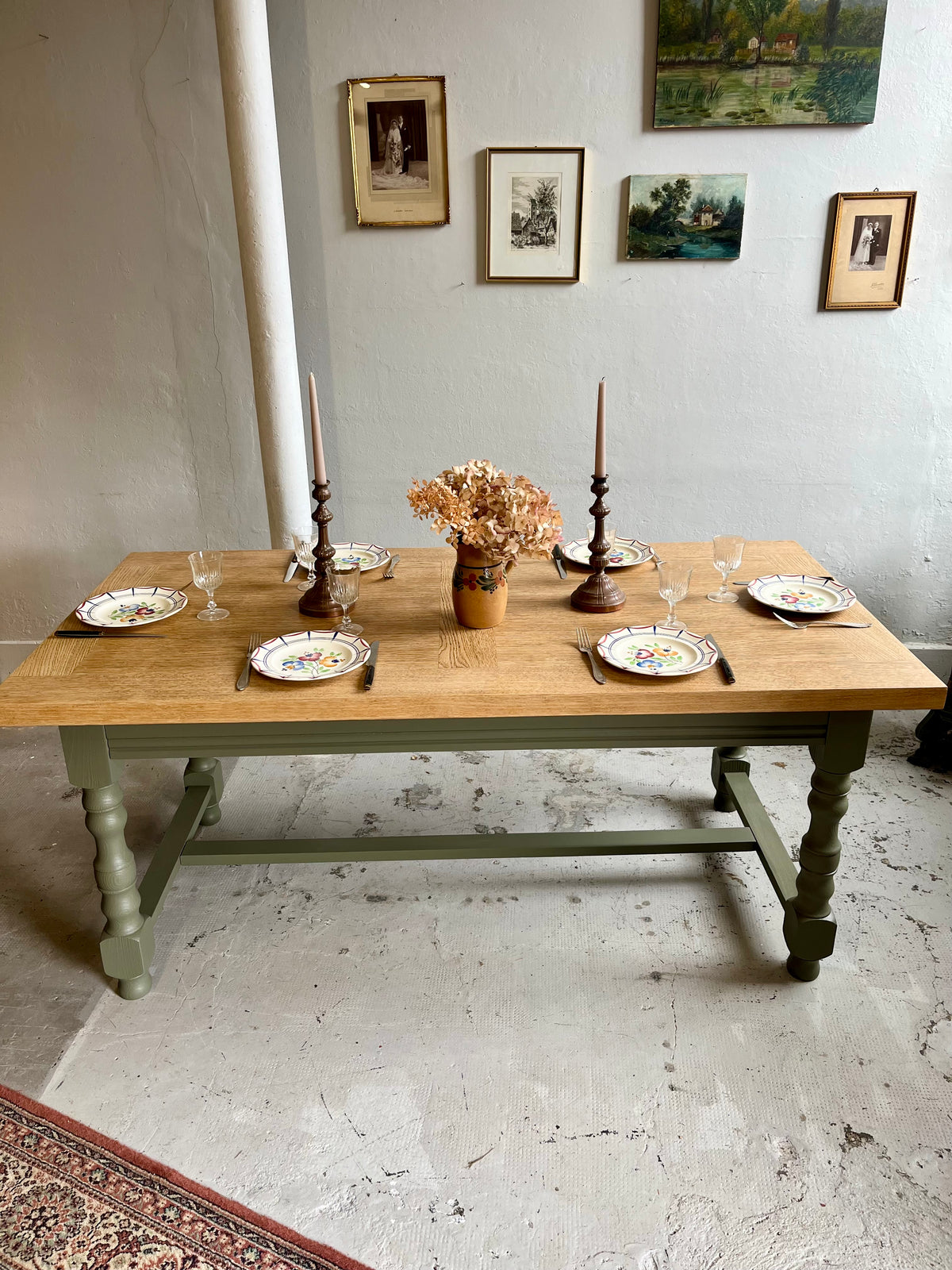 Table à manger vert et bois