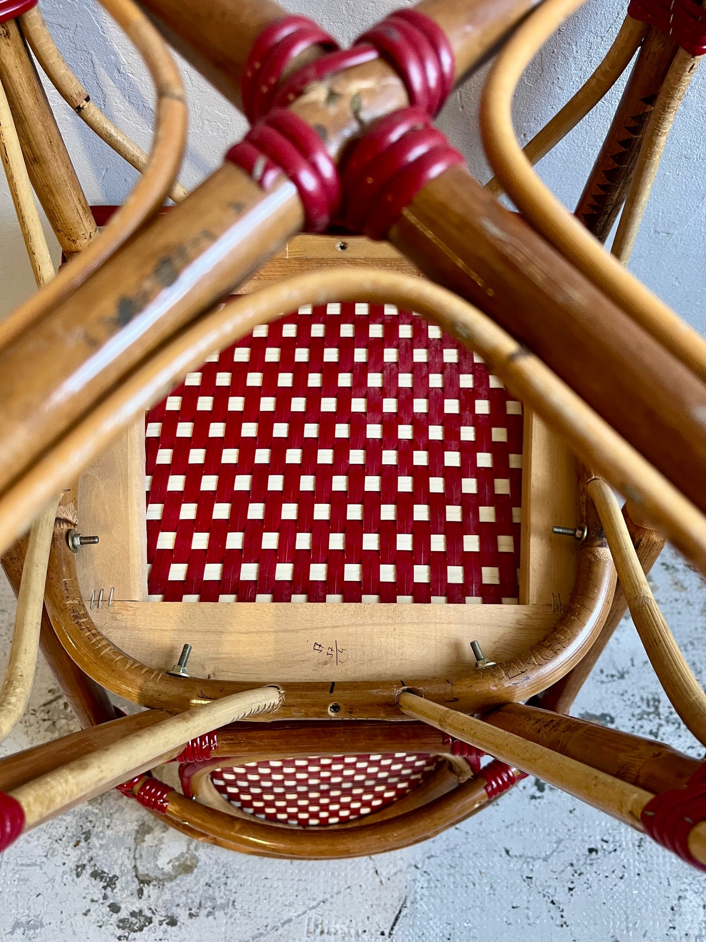 Chaise bistrot de terrasse-style café parisien