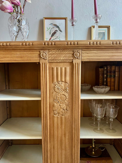 Armoire ancienne art déco portes en cannage
