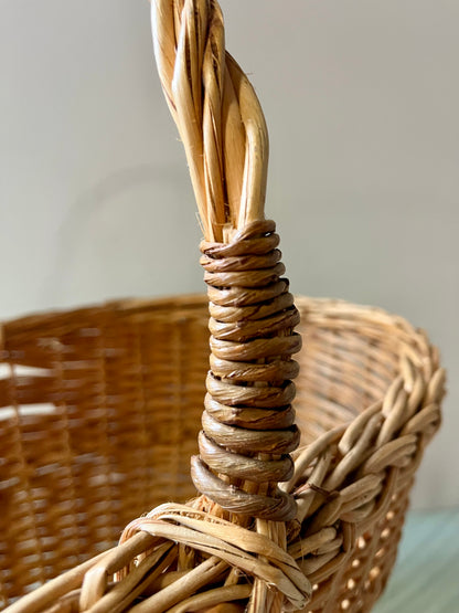 Panier en osier vintage