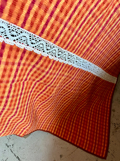Nappe vintage orange et rouge  Décoration Patine