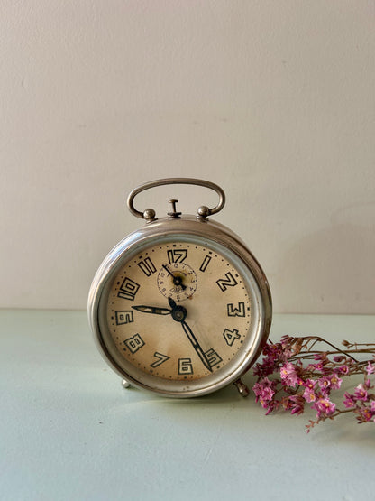 Réveil métallique vintage Japy