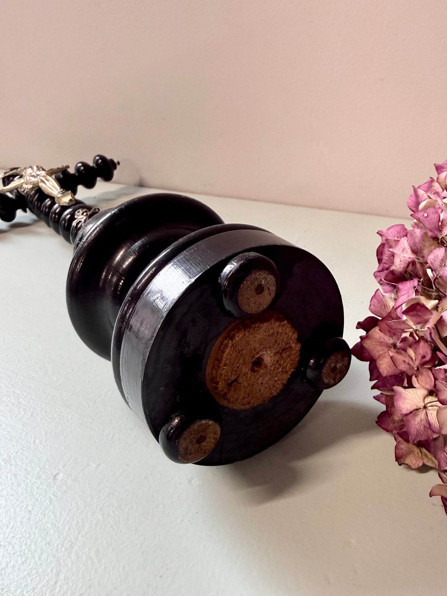 Crucifix en bois avec Christ en métal