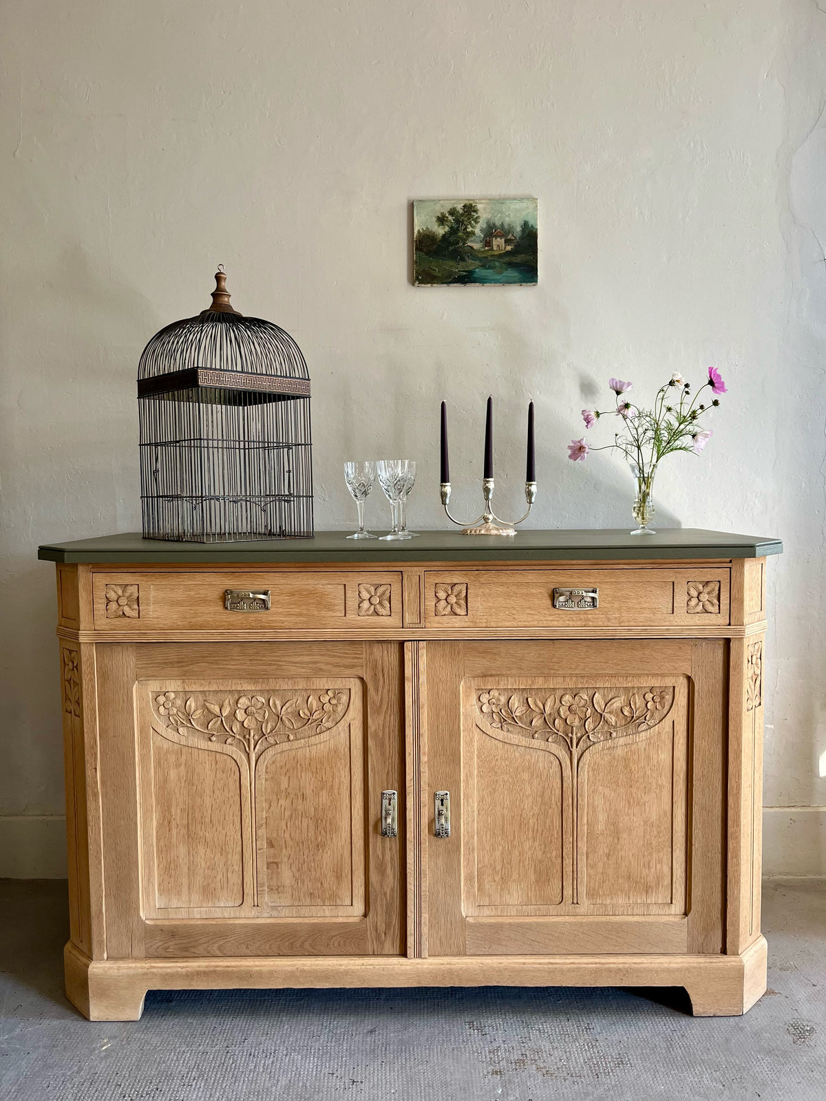 Buffet sculpté en chêne  Meubles Patine