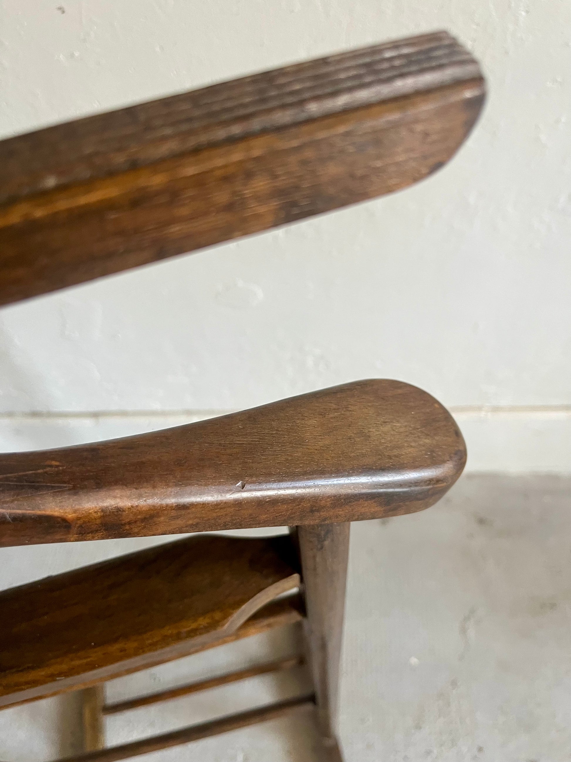 Valet ancien en bois   Patine