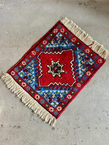 Petit tapis tissé main   Patine