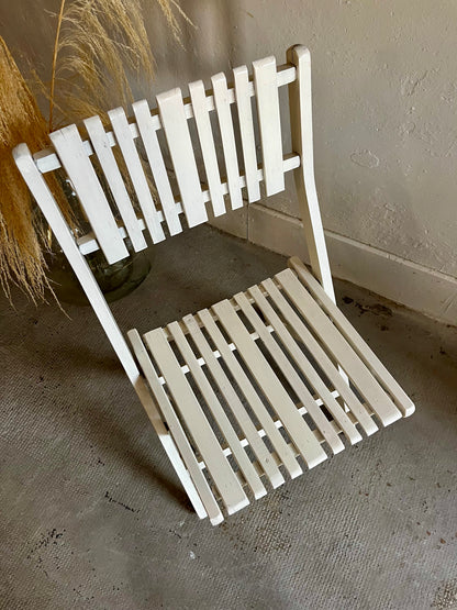 Chaise pliante de jardin en bois peinture blanche  Meubles Patine