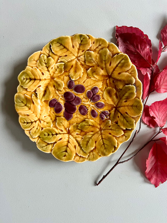 Assiette décorative ancienne Sarreguemines – Raisins  Vaisselle Patine