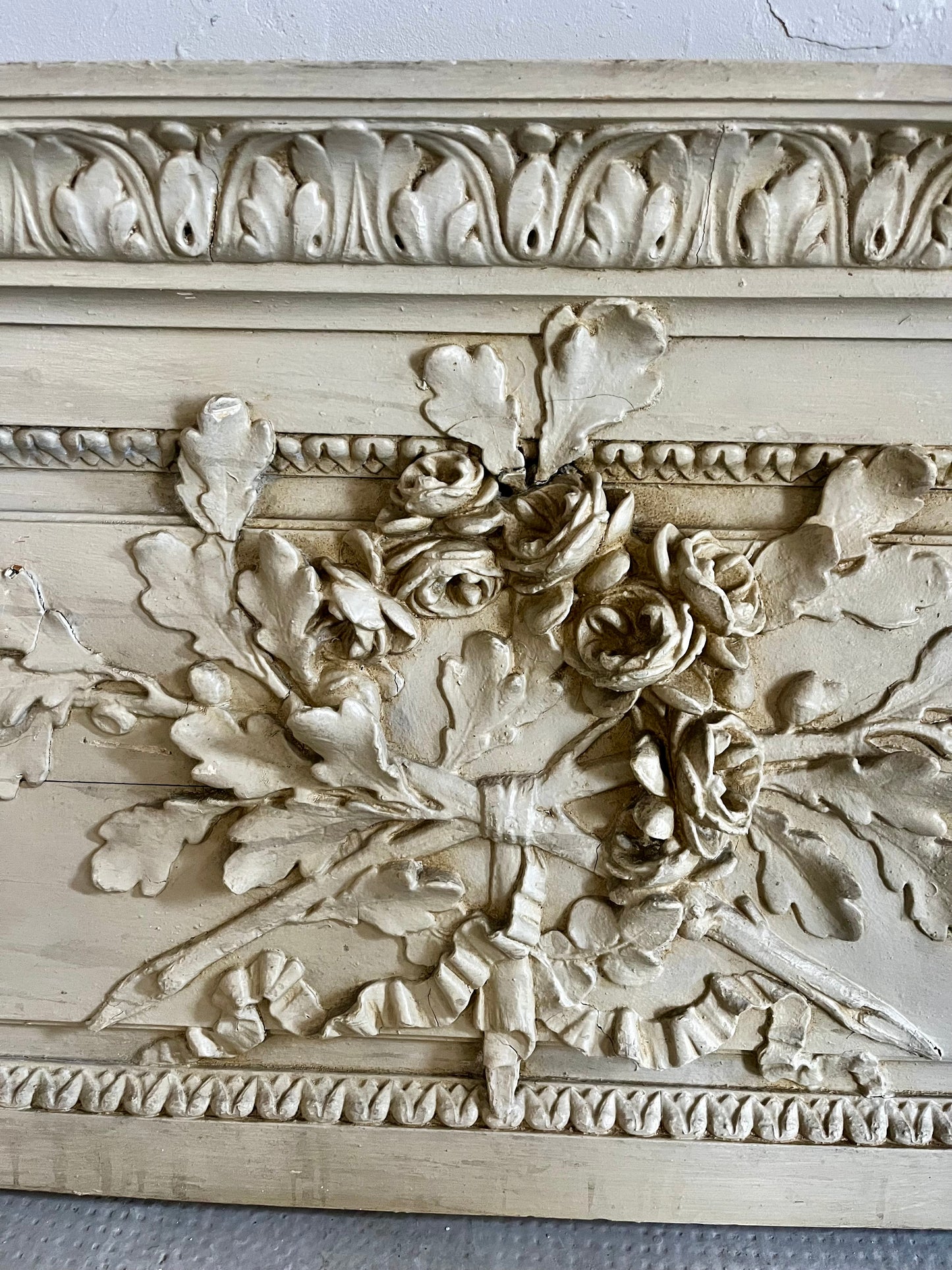 Panneau mural sculpté ancien